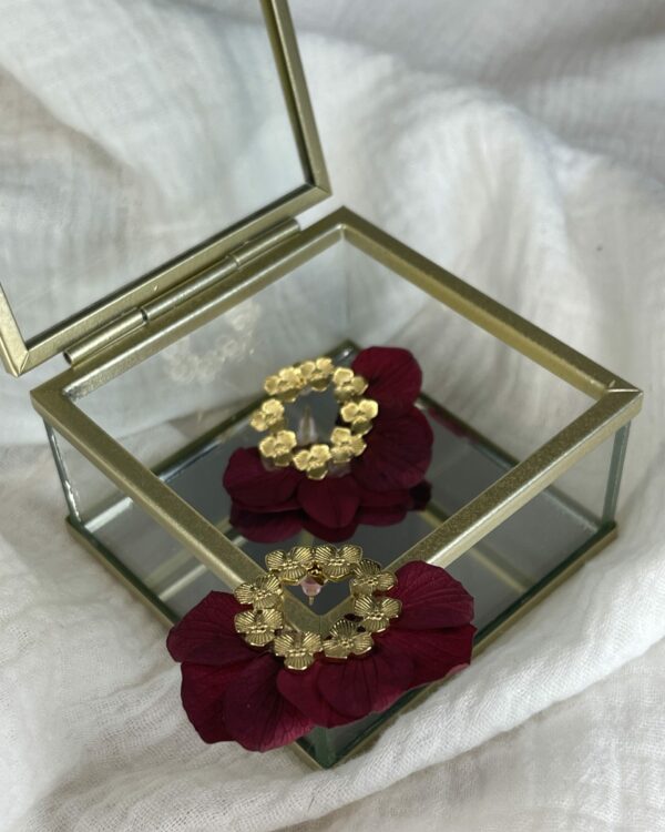 Couronne, boutonniére, peigne, boucle d'oreille en fleurs séchées maison cléome normandie caen