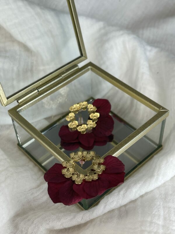 Couronne, boutonniére, peigne, boucle d'oreille en fleurs séchées maison cléome normandie caen