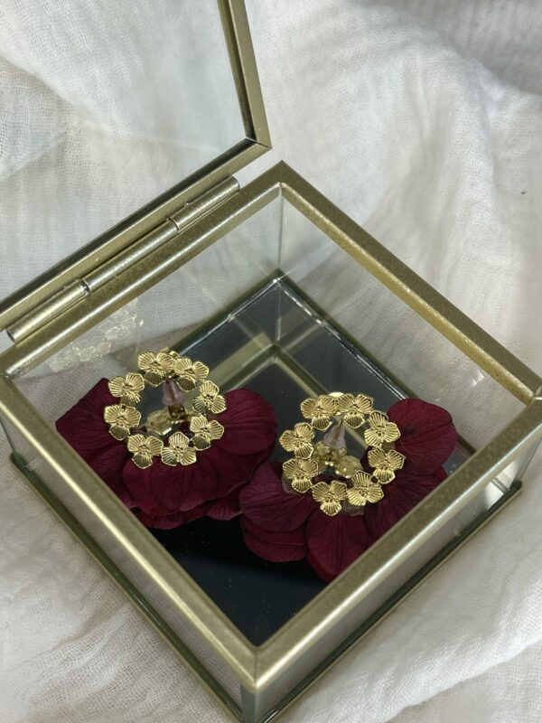 Couronne, boutonniére, peigne, boucle d'oreille en fleurs séchées maison cléome normandie caen