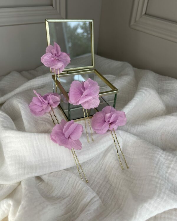 Couronne, boutonniére, peigne, boucle d'oreille en fleurs séchées maison cléome normandie caen